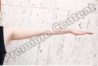 d0019 Young girl arm reference 0001